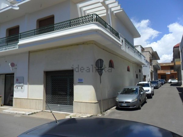 locale commerciale in vendita a Taurisano