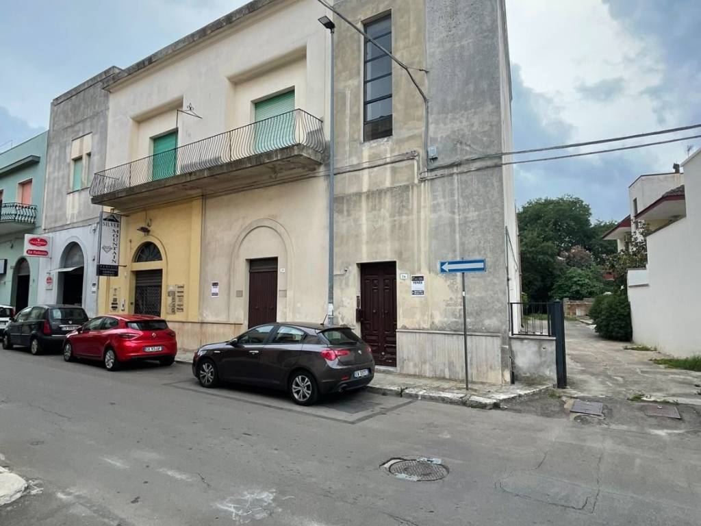 intera palazzina in vendita a Taurisano