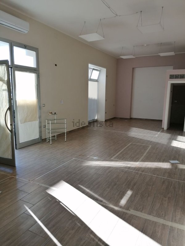 locale commerciale in vendita a Taurisano