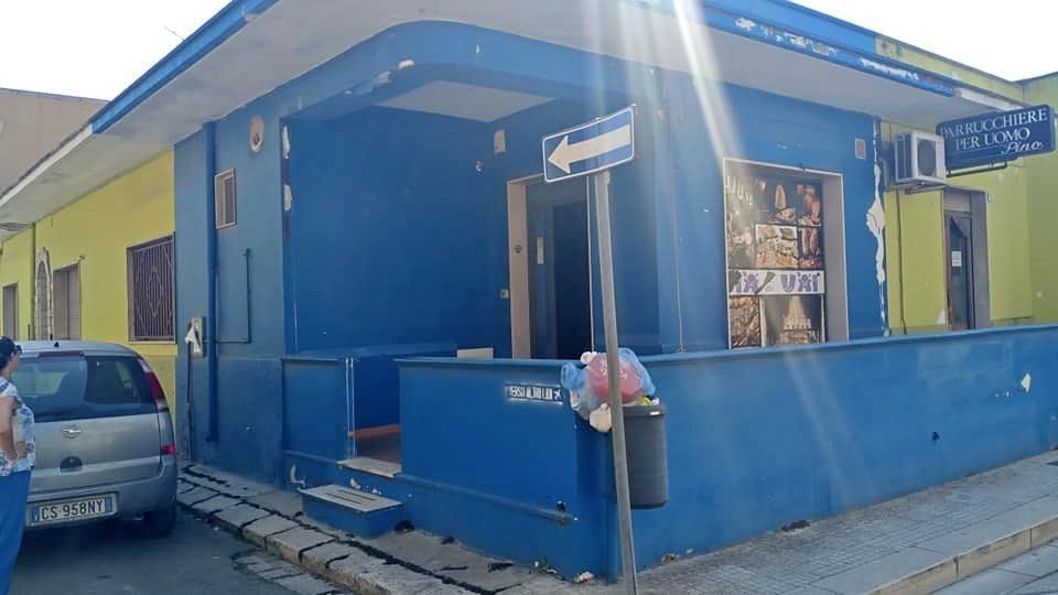 locale commerciale in vendita a Taviano
