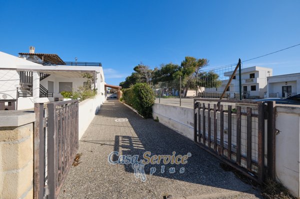 casa indipendente in vendita a Taviano in zona Marina di Mancaversa