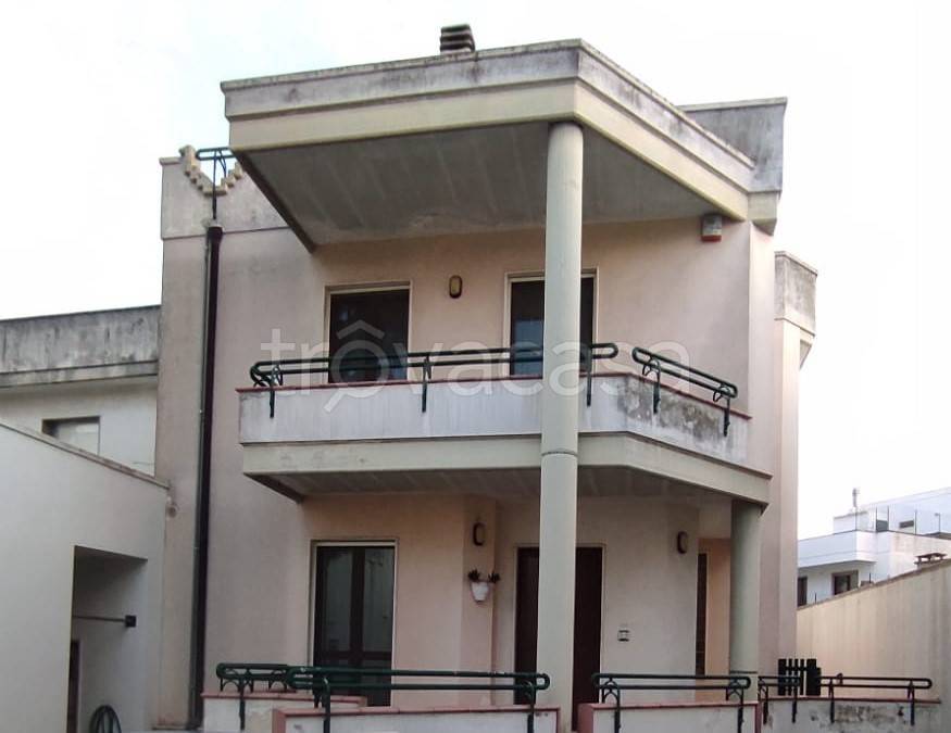 casa indipendente in vendita a Taviano in zona Marina di Mancaversa