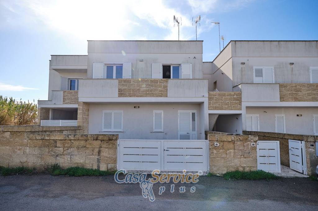 casa indipendente in vendita a Taviano in zona Marina di Mancaversa