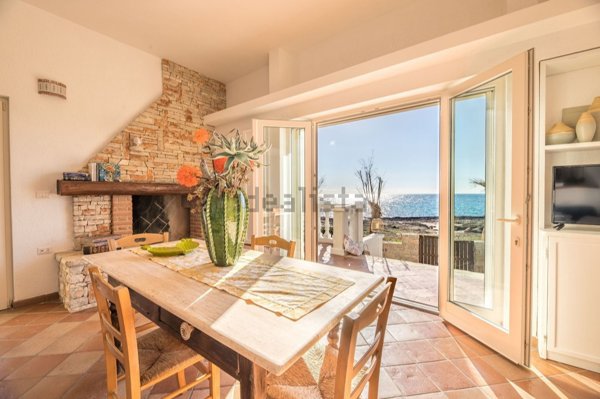 casa indipendente in vendita a Taviano in zona Marina di Mancaversa