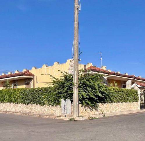 casa indipendente in vendita a Taviano