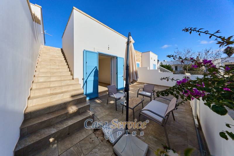casa indipendente in vendita a Taviano in zona Marina di Mancaversa