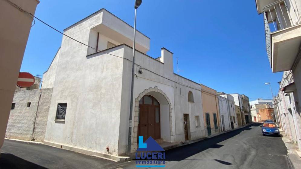 casa indipendente in vendita a Taviano in zona Marina di Mancaversa