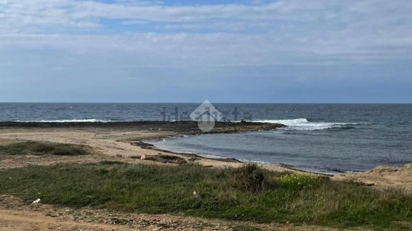 casa indipendente in vendita a Taviano in zona Marina di Mancaversa