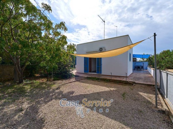 casa indipendente in vendita a Taviano in zona Marina di Mancaversa