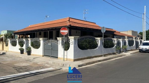 casa indipendente in vendita a Taviano in zona Marina di Mancaversa
