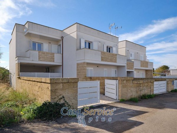 casa indipendente in vendita a Taviano in zona Marina di Mancaversa