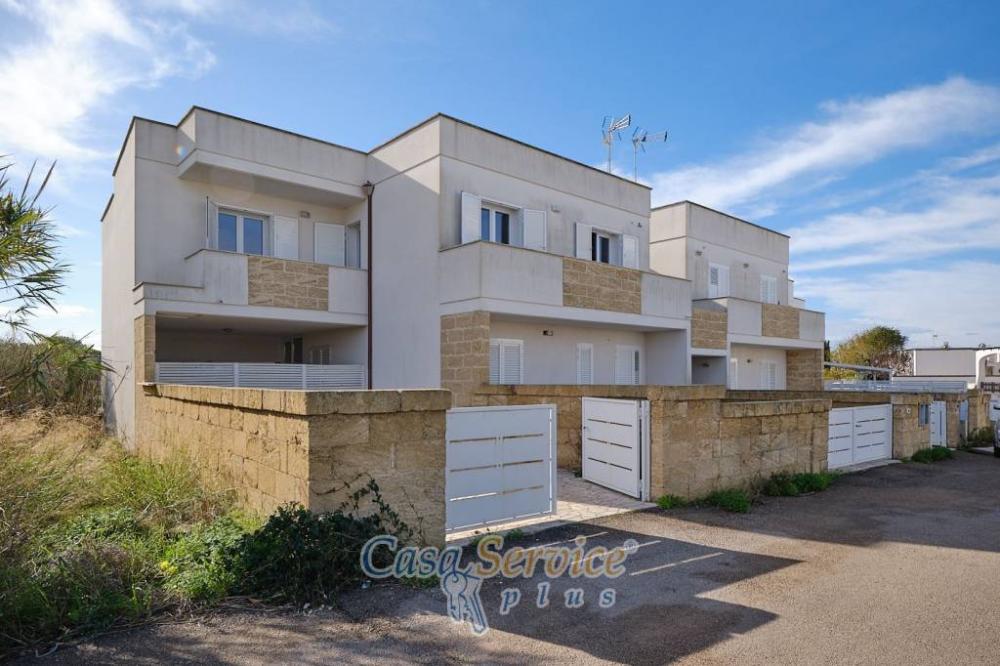 casa indipendente in vendita a Taviano in zona Marina di Mancaversa