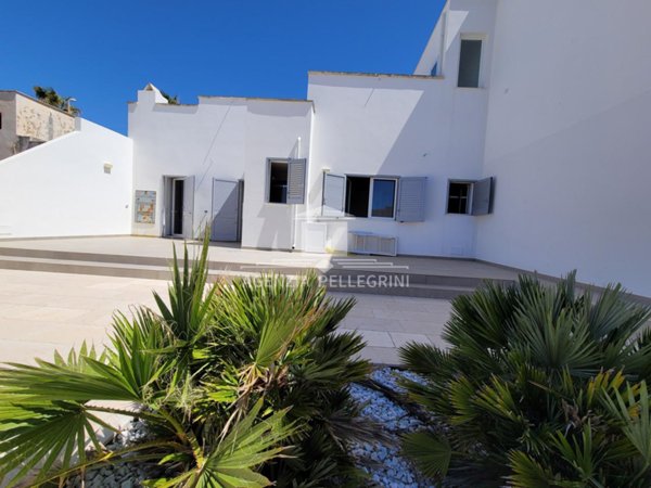 casa indipendente in vendita a Taviano in zona Marina di Mancaversa