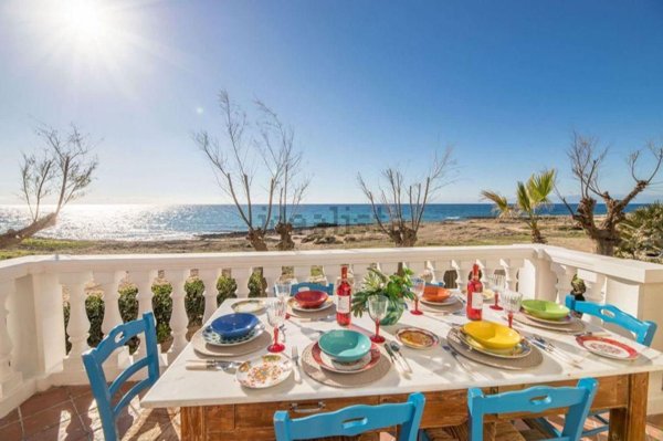 casa indipendente in vendita a Taviano in zona Marina di Mancaversa