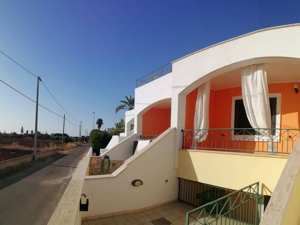casa indipendente in vendita a Taviano in zona Marina di Mancaversa