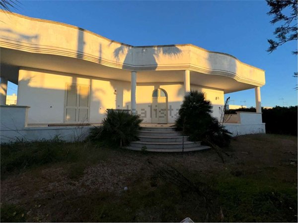 casa indipendente in vendita a Taviano in zona Marina di Mancaversa