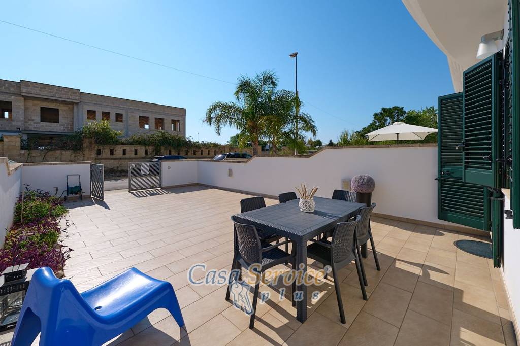 casa indipendente in vendita a Taviano in zona Marina di Mancaversa