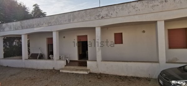casa indipendente in vendita a Taviano in zona Marina di Mancaversa