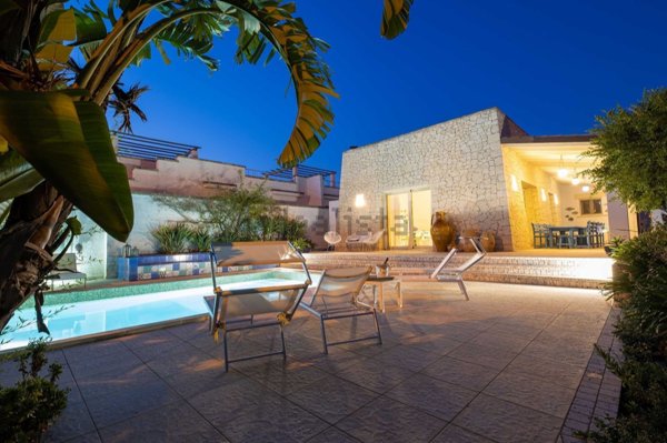 casa indipendente in vendita a Taviano