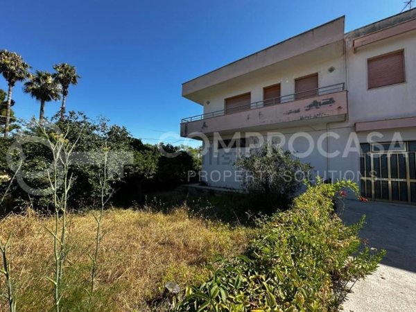 casa indipendente in vendita a Taviano