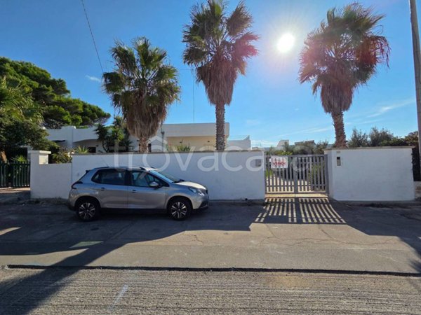 casa indipendente in vendita a Taviano in zona Marina di Mancaversa