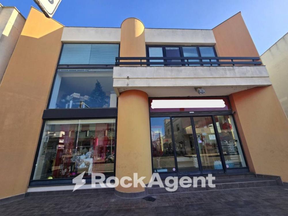 negozio in vendita a Taviano