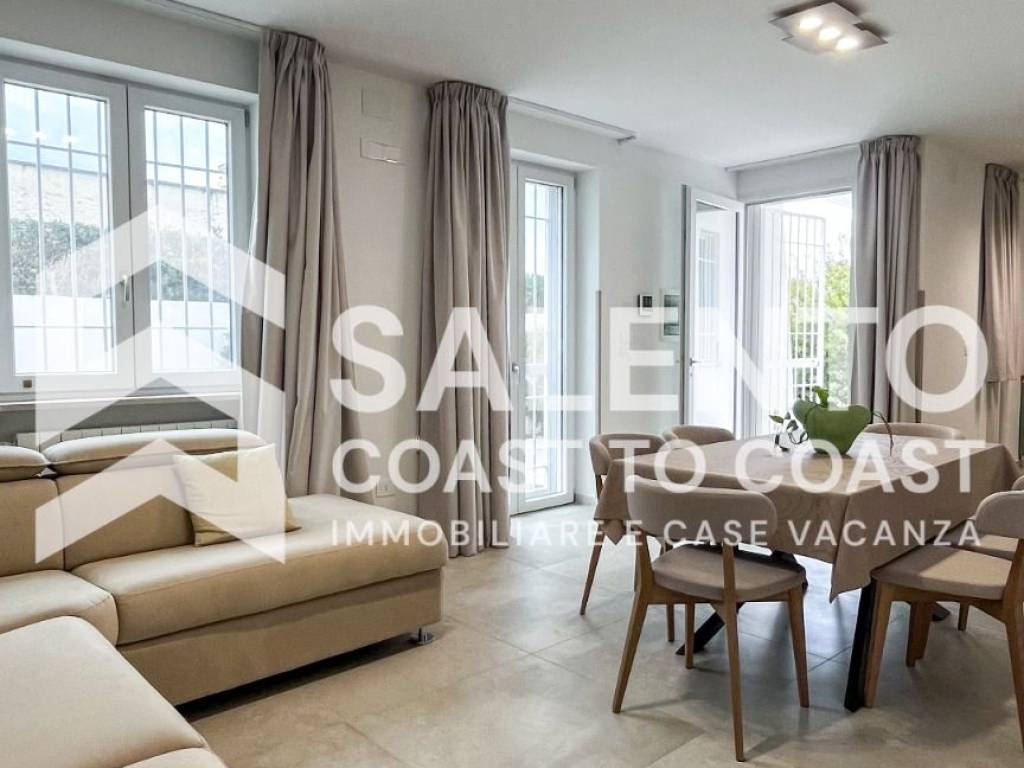 casa indipendente in vendita a Taviano in zona Marina di Mancaversa