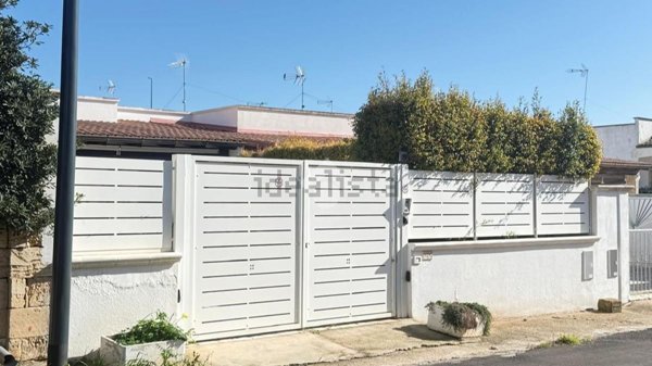 casa indipendente in vendita a Taviano in zona Marina di Mancaversa