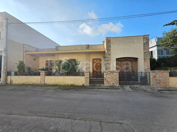 casa indipendente in vendita a Taviano