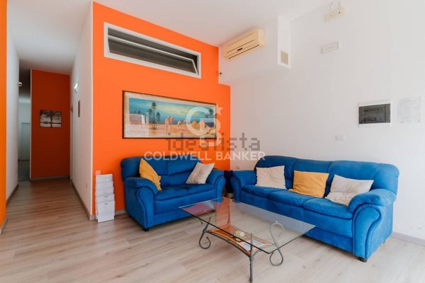 locale commerciale in vendita a Taviano