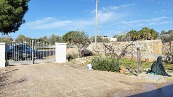 casa indipendente in vendita a Taviano in zona Marina di Mancaversa