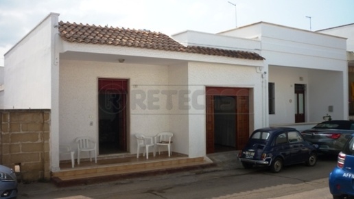 appartamento in vendita a Taviano in zona Marina di Mancaversa