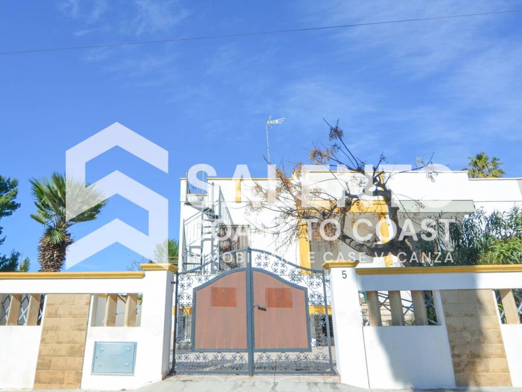 casa indipendente in vendita a Taviano in zona Marina di Mancaversa