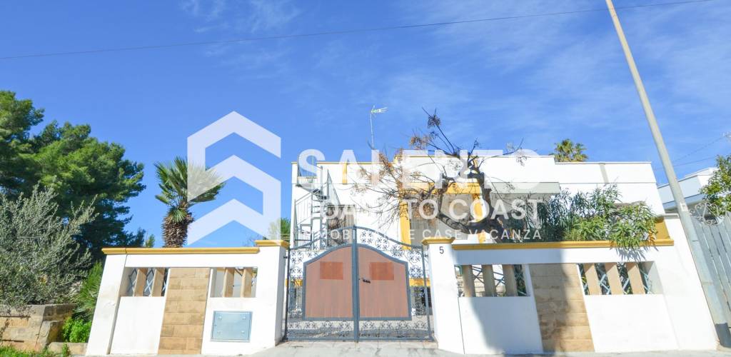 casa indipendente in vendita a Taviano in zona Marina di Mancaversa