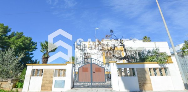 casa indipendente in vendita a Taviano in zona Marina di Mancaversa