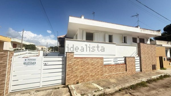casa indipendente in vendita a Taviano in zona Marina di Mancaversa