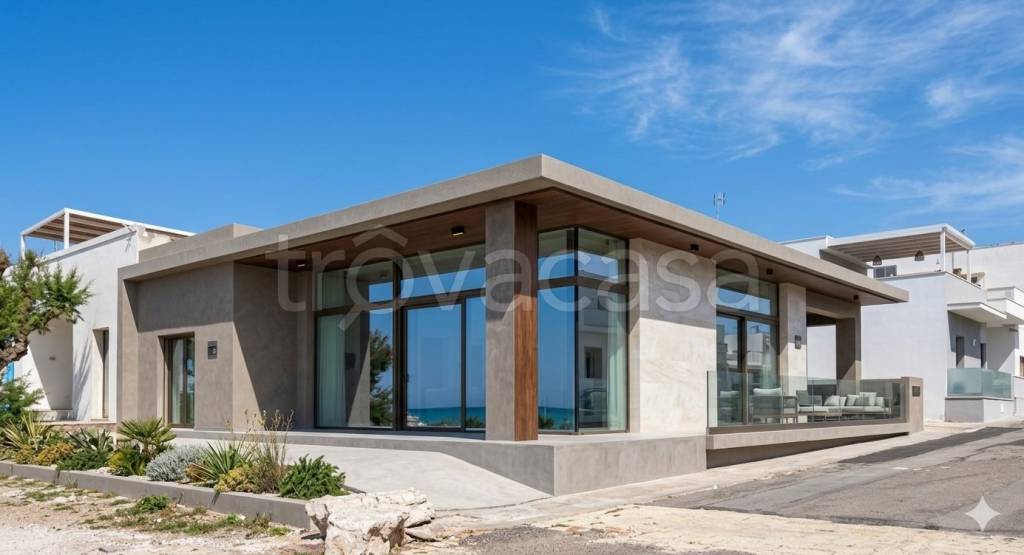 casa indipendente in vendita a Taviano in zona Marina di Mancaversa