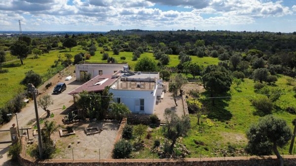 casa indipendente in vendita a Taviano in zona Marina di Mancaversa