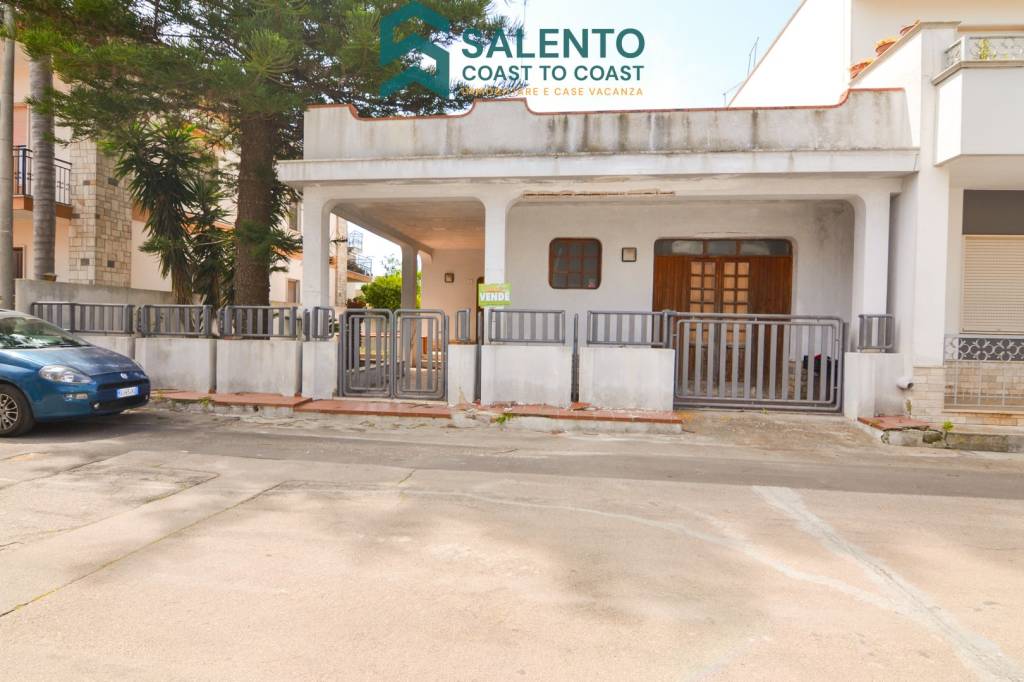 casa indipendente in vendita a Taviano