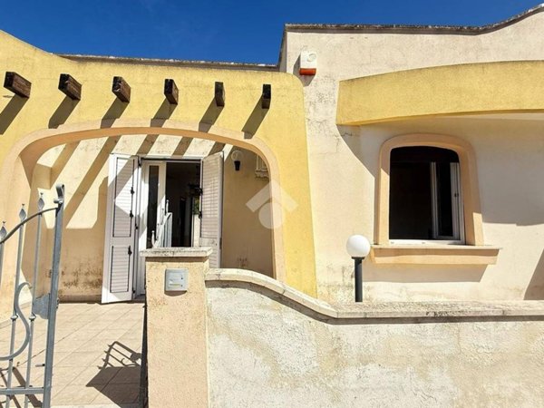 casa indipendente in vendita a Taviano in zona Marina di Mancaversa