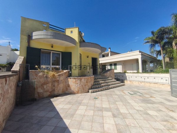 casa indipendente in vendita a Taviano
