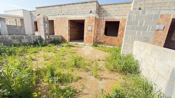 casa indipendente in vendita a Taviano in zona Marina di Mancaversa