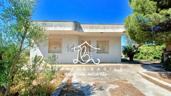 casa indipendente in vendita a Taviano