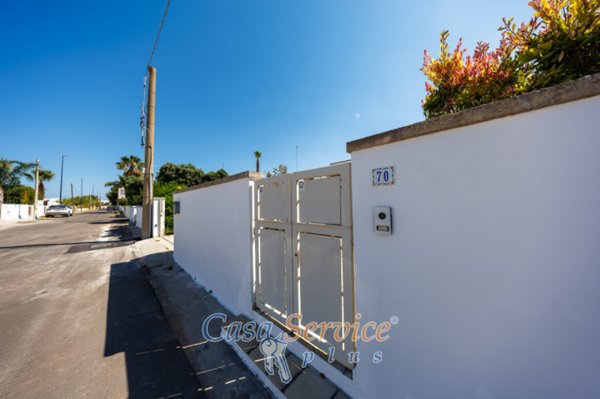 casa indipendente in vendita a Taviano in zona Marina di Mancaversa