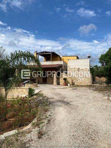 casa indipendente in vendita a Taviano