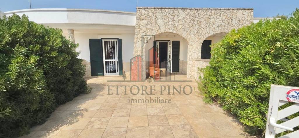 casa indipendente in vendita a Taviano in zona Marina di Mancaversa