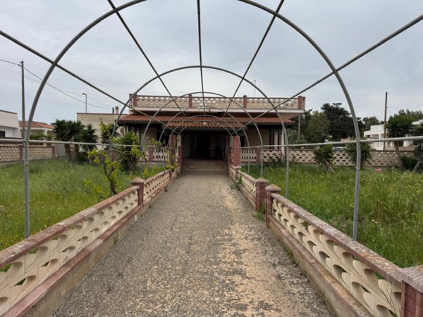 casa indipendente in vendita a Taviano in zona Marina di Mancaversa