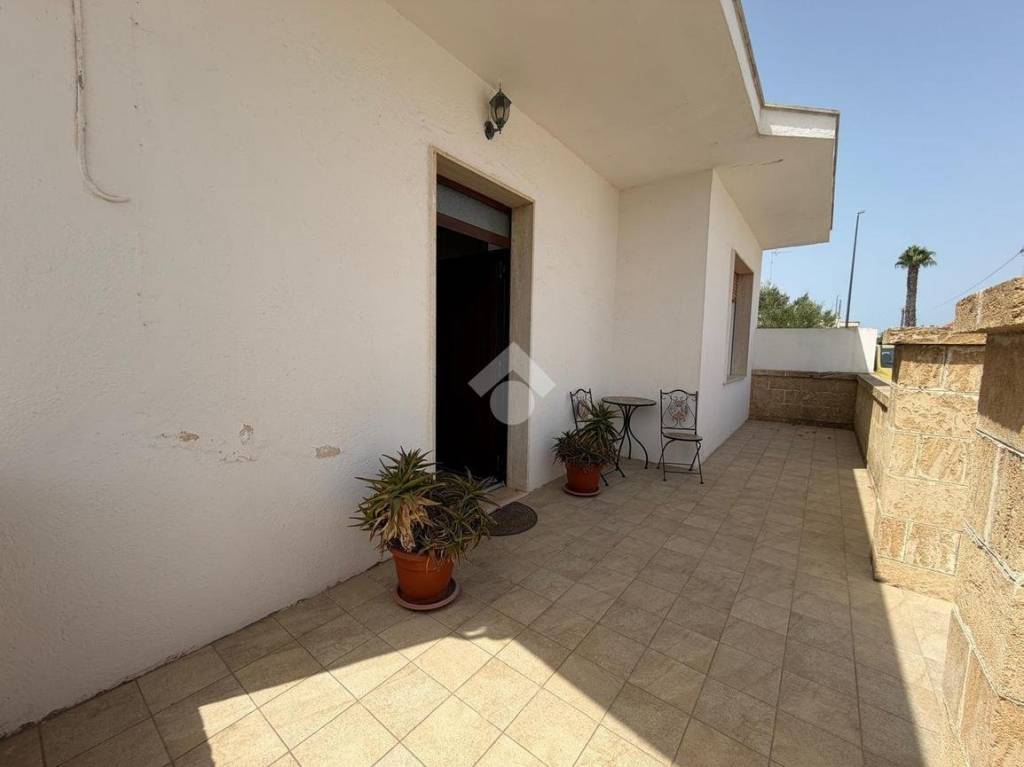 casa indipendente in vendita a Taviano in zona Marina di Mancaversa