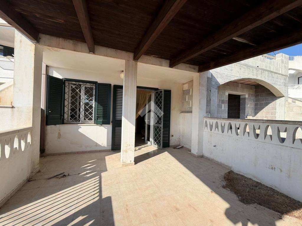 casa indipendente in vendita a Taviano in zona Marina di Mancaversa
