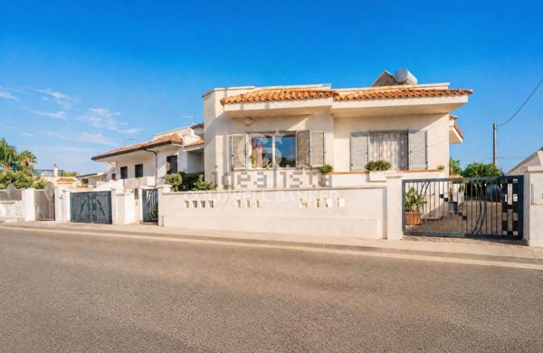 casa indipendente in vendita a Taviano